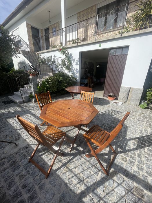 Conjunto Mesa de Exterior + 4 Cadeiras madeira