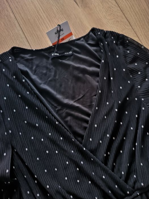 Czarna sukienka z kropki midi nowa