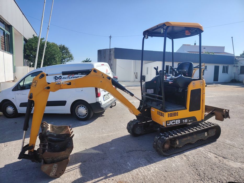 Mini Giratória JCB 18Z1