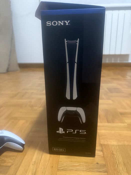 PS5 Slim 825 GB (com garantia, 1 semana de uso)