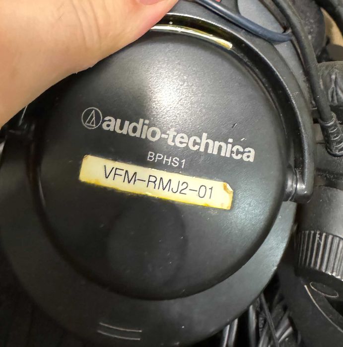 Старі студійні навушники Sennheiser sony audio-technica