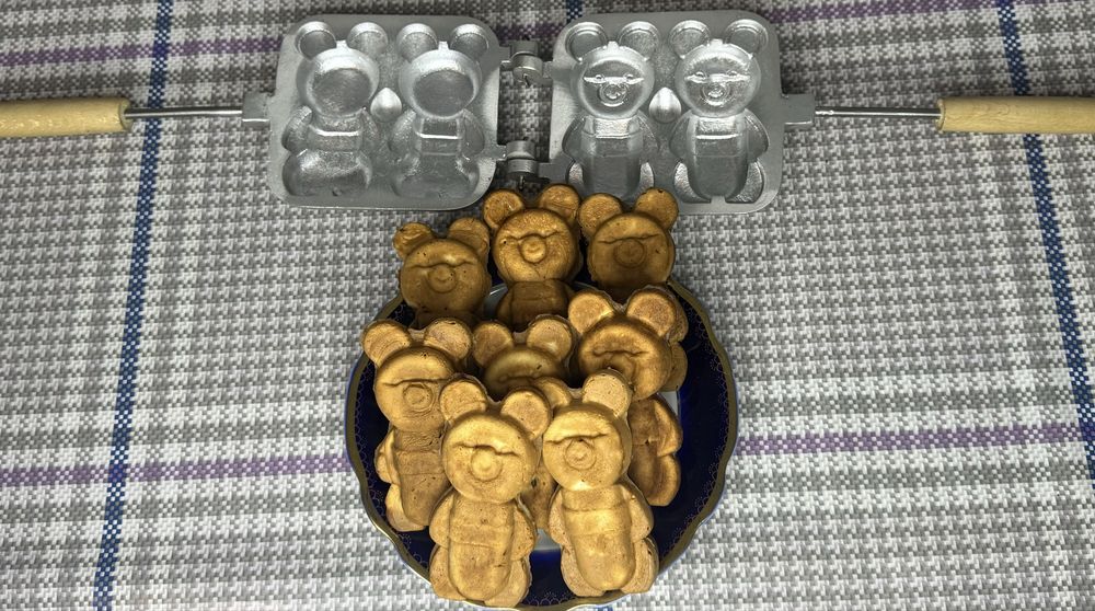 Форма для випічки на газу олімпийский мишка,мишка барні,мішка з шишкою