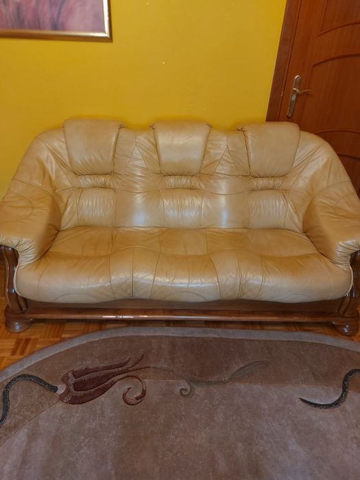 Wypoczynek skóra drewno kanapa kremowa