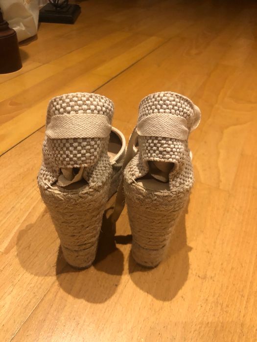 Sandálias tecido e corda