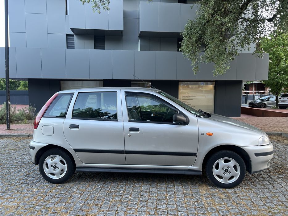 Carro FIAT Punto 55