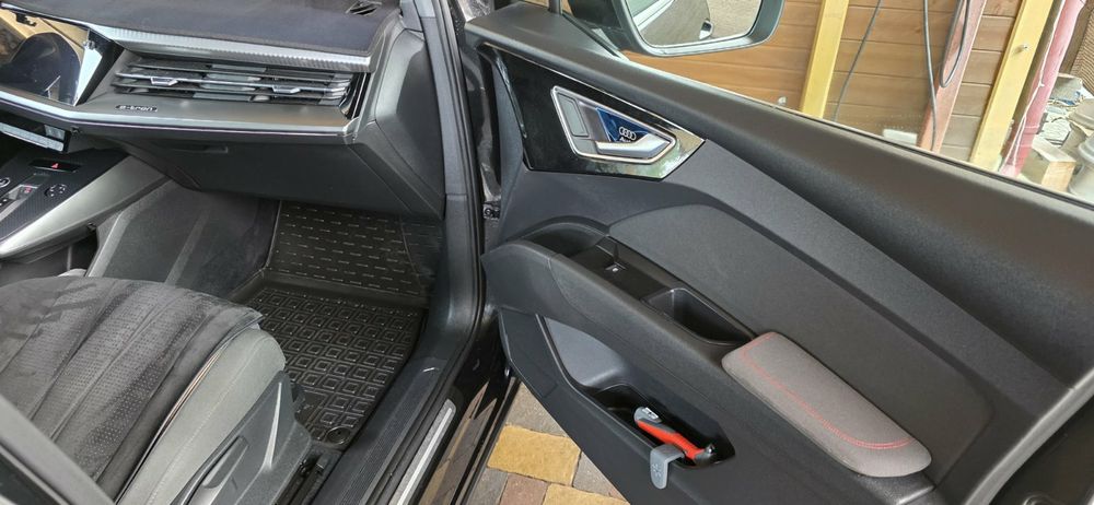 Продам Audi Q4 e-tron.40