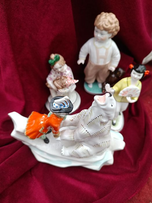 Фарфор статуетки