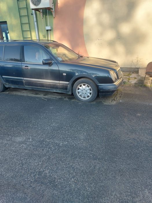 Mercedes E230 Benzyna+gaz - zarejestrowany - Okazja.