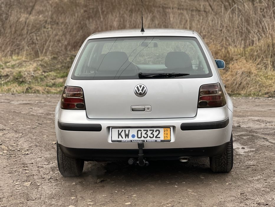 Продам VW Golf 1.6 бензин АВТОМАТ