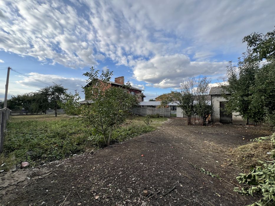Продаж квартири з землею - Кошманівка