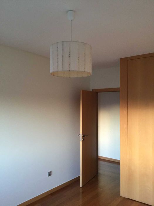 Apartamento T4 - Ultimo piso - 2 frentes - com varanda!