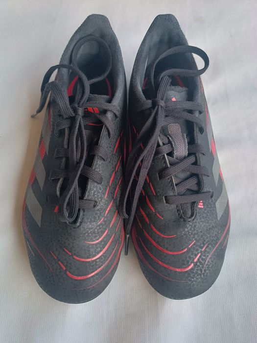 Korki piłkarskiej Adidas Predator rozmiar 32