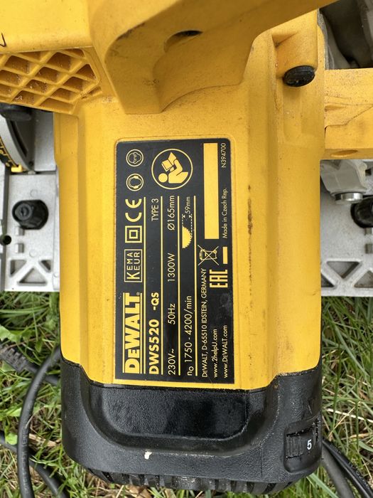 Zagłębiarka DeWalt DWS520 z szyną