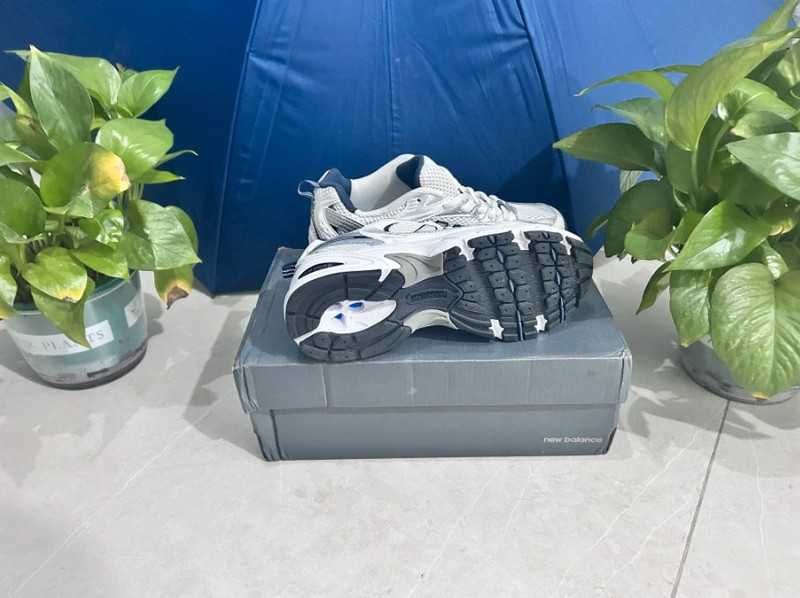 New Balance MR530 SG Niebieski r.41.5