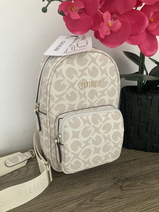 Plecak plecaczek crossbody Guess