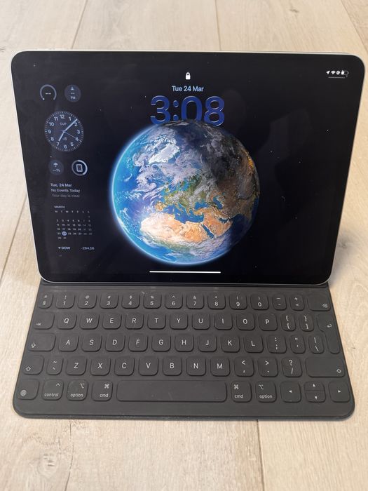 iPad Pro 11” 2018 + Klawiatura + Etui + Ładowarka