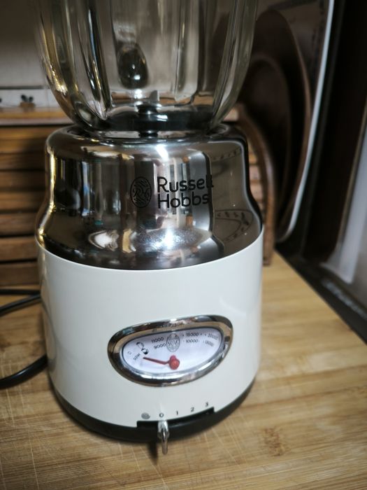 Liquidificadora Russell Hobbs Retro 800W (25192-56) – Como Nova