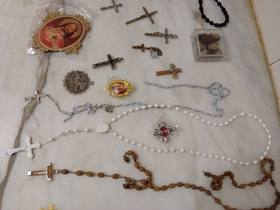 Conjunto de Terços/Pendentes Religiosos