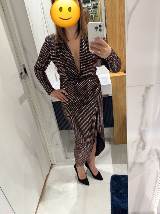 sukienka cekinowa  Midi 38