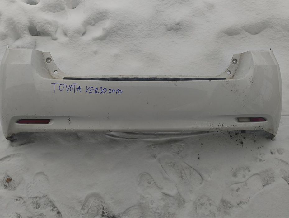 Бампер Toyota Verso 2010