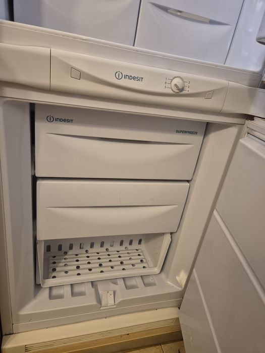 Lodówka do zabudowy Indesit