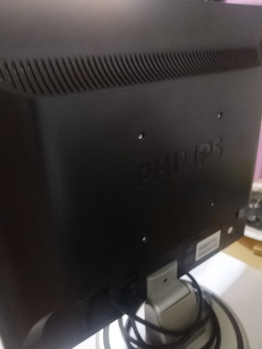 Monitor Philips LCD (bom estado)