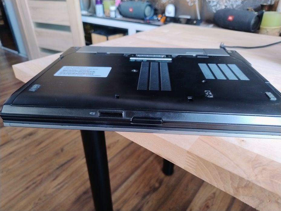 Laptop i5 DELL LATITUDE E6410 Alu Ram 4g GSM  WIN 10 HOME PRO