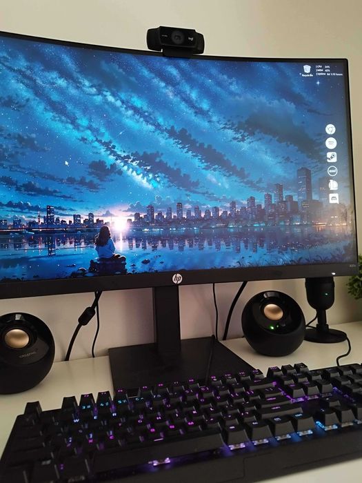 PC + Monitor + Speakers