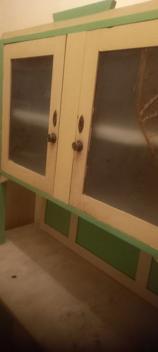 Móvel antigo para recuperar