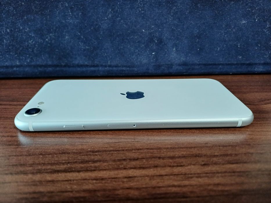 Телефон iphone se 2020 64, айфон