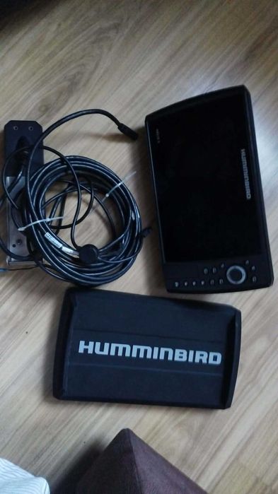 Echosonda humminbird helix 9 msi gen 3N działa z mega live