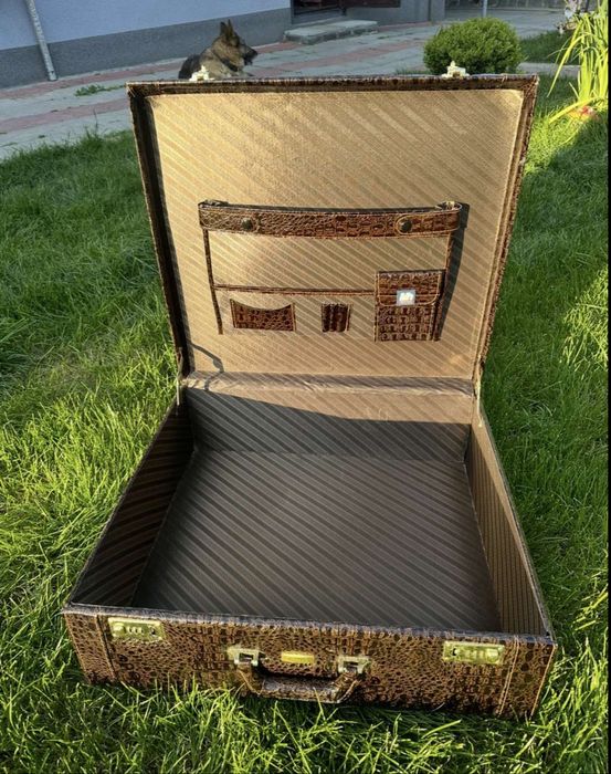 Чемодан, валіза новий