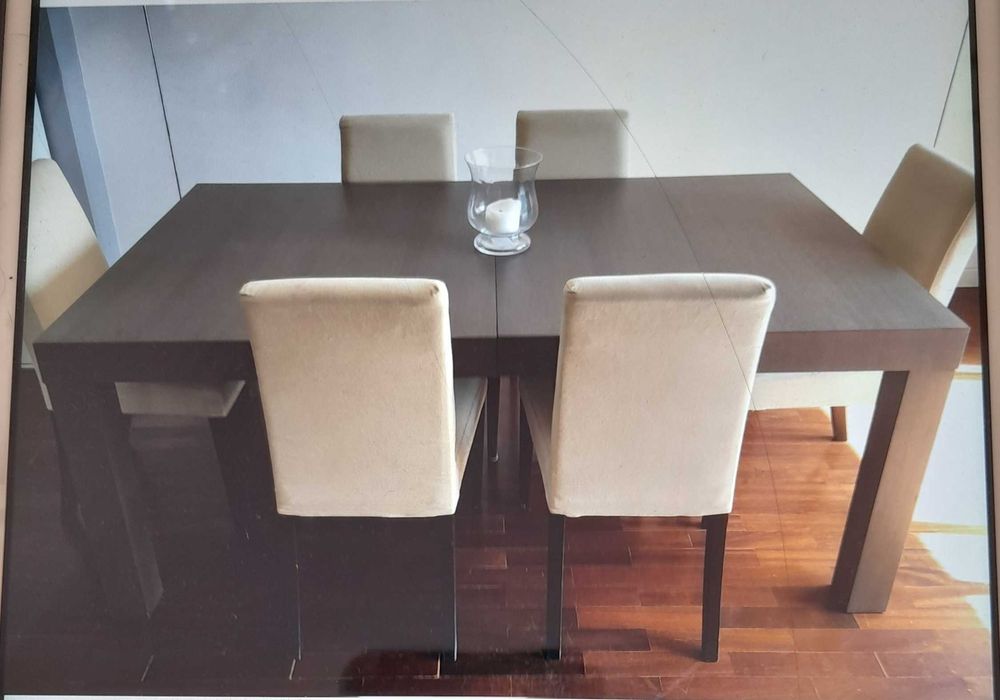 Mesa extensivel AREA e cadeiras AREA