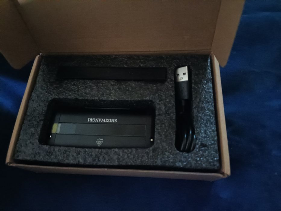 Мощный вело фонарь 3 режима.корпус алюминиевый.новый