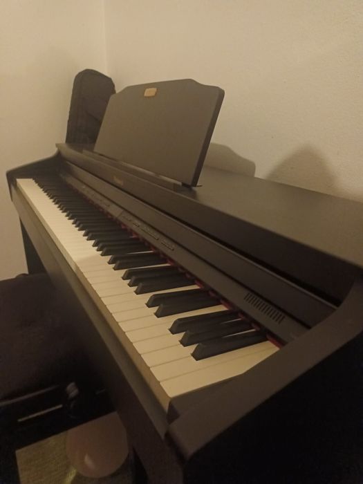 Piano Roland hp504