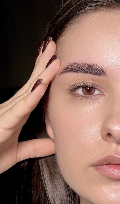 Брови- ламінування, корекція, фарбування Зелена