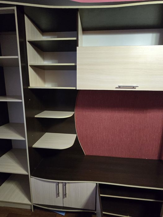 Продам стенку б/в