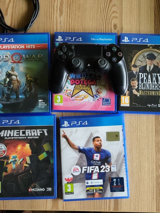Konsola PlayStation 4 slim z Grami