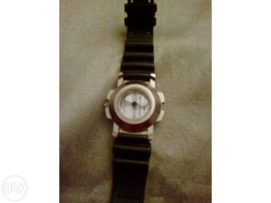 3 Analog Clocks64729683947907122