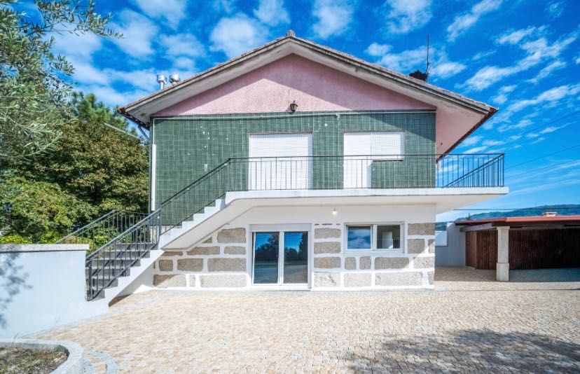 Apartamento T3 à venda em Amarante Lomba