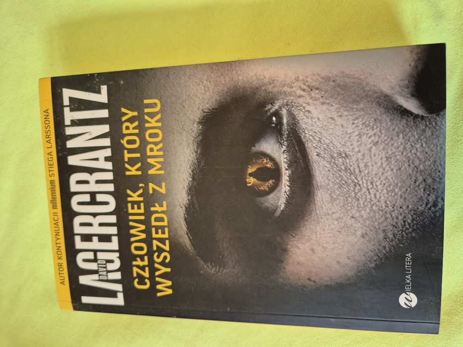 Książka Człowiek,który wyszedł z mroku.