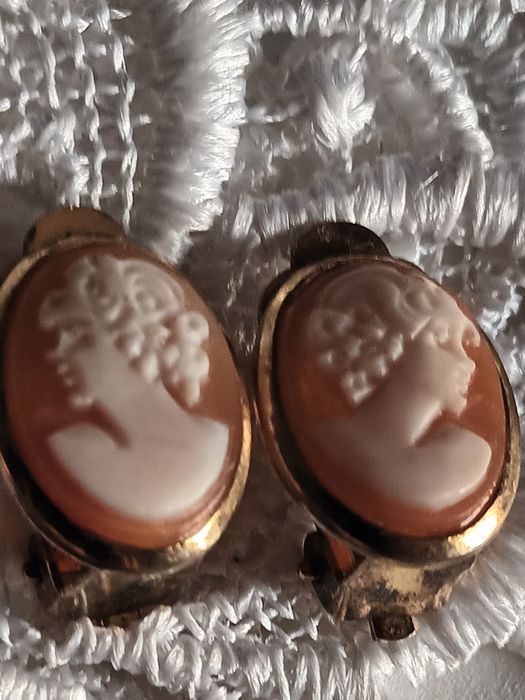 Piekne antyczne klipsy z camea