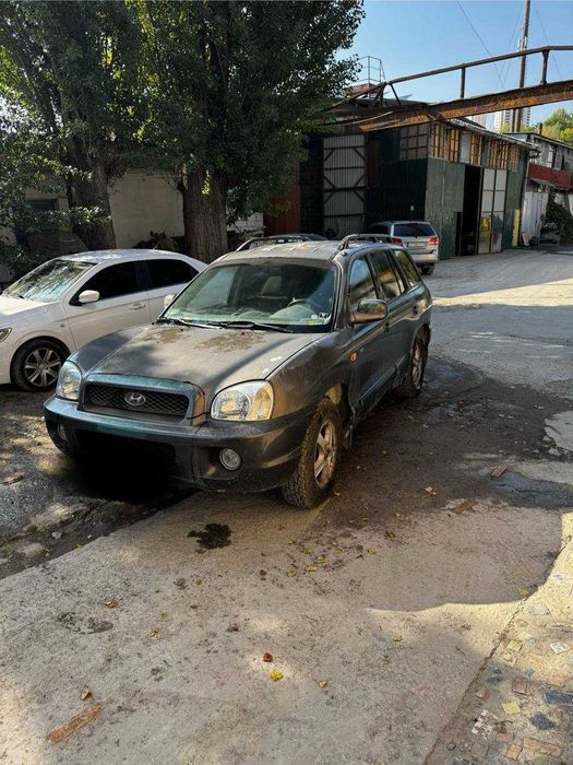 Hyundai Santa Fe Військовий Київ 2005 рік рідний пробіг 218к. Дизель , передній привід. Не гнила у повністю живому стані. Не розмитнена