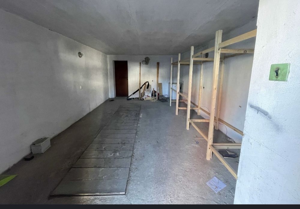 Здам чотирьох кімнатну квартиру/гараж