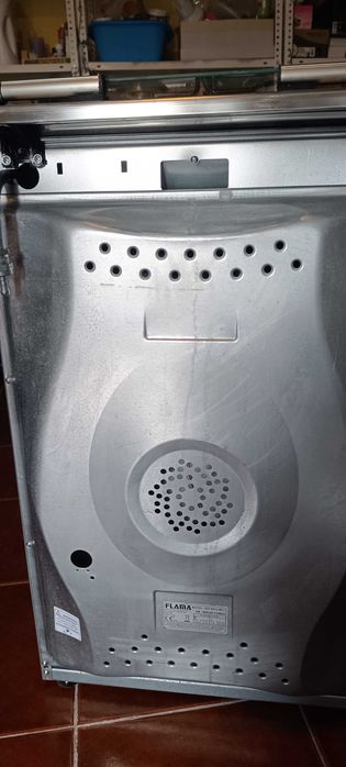 Fogão a gás com pouco uso e muito bom estado