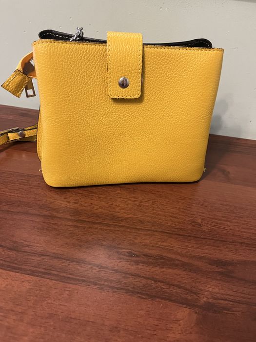 Жовта шкіряна сумка через плече,
