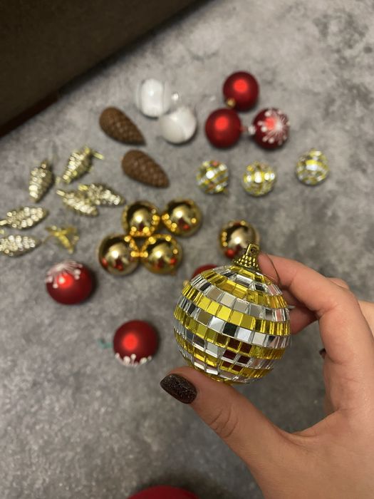 Ялинка новорічна