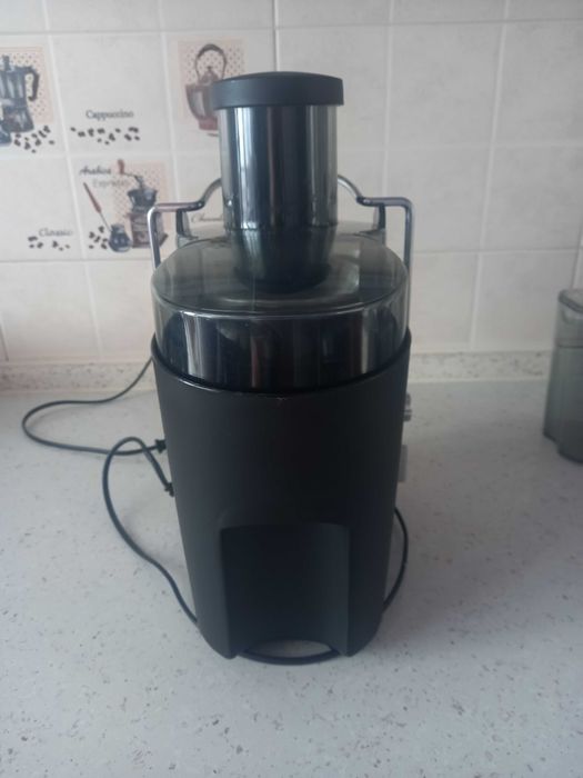 продам соковыжималку Scarlett SC-016 в отличном состоянии