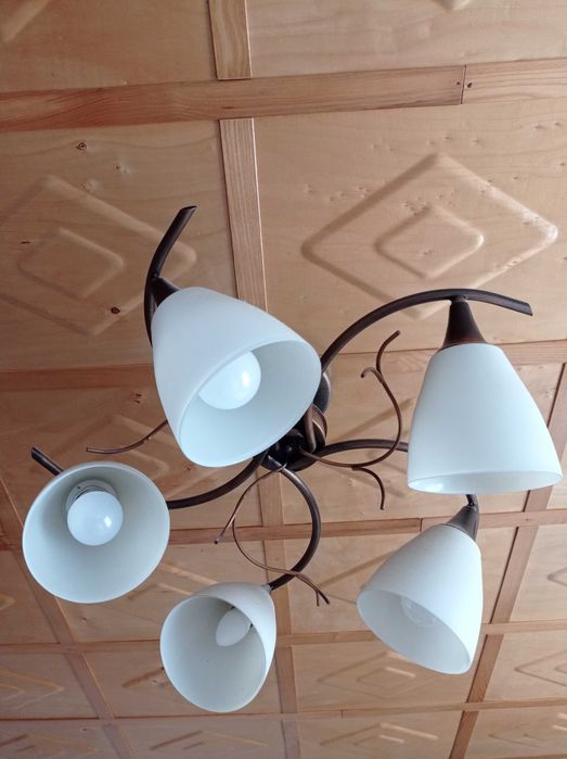 Lampa sufitowa do salonu