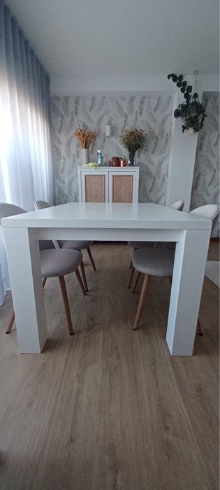 Mesa de jantar madeira macica lacada a branco